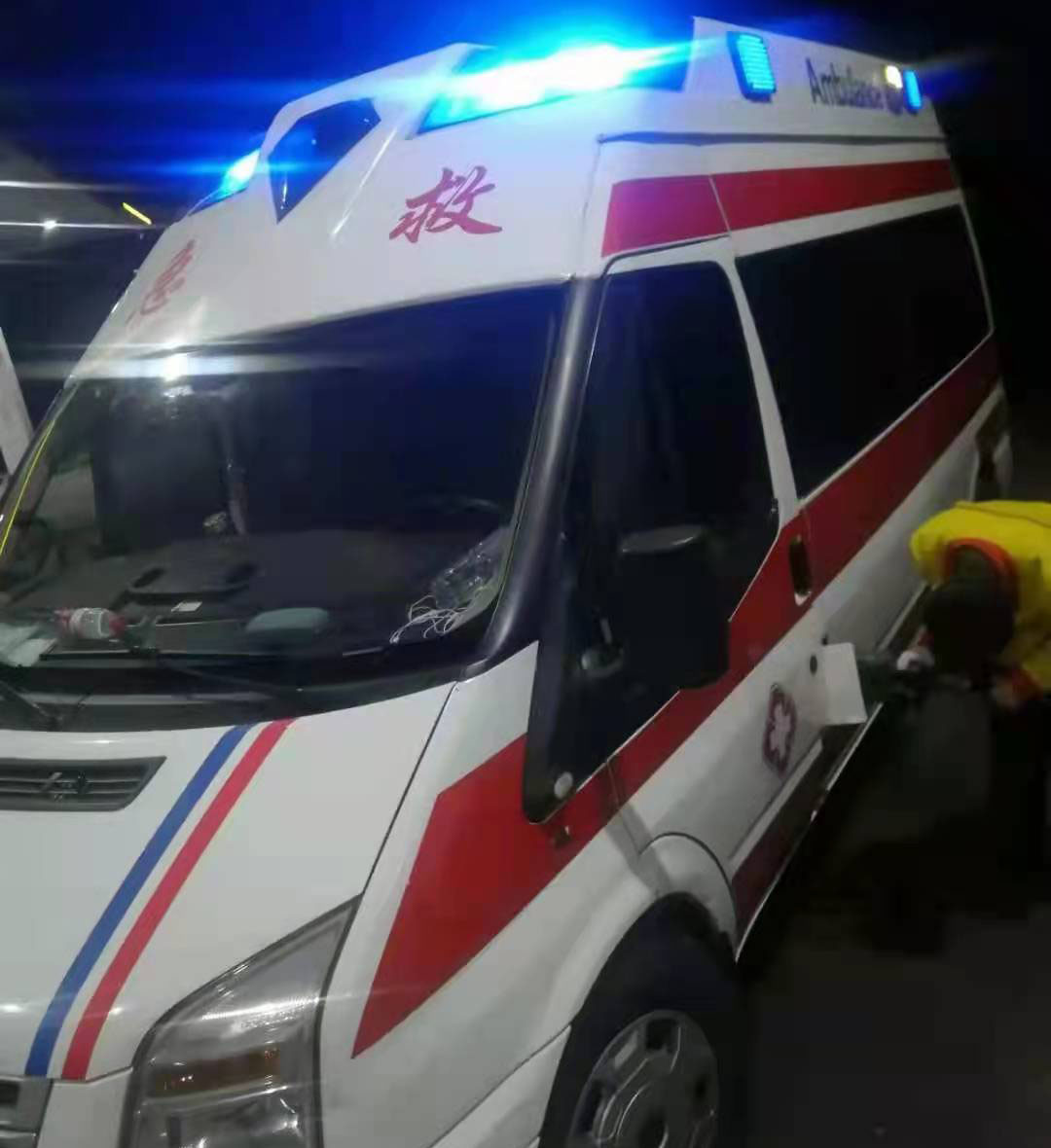 江门市专业救护车出租